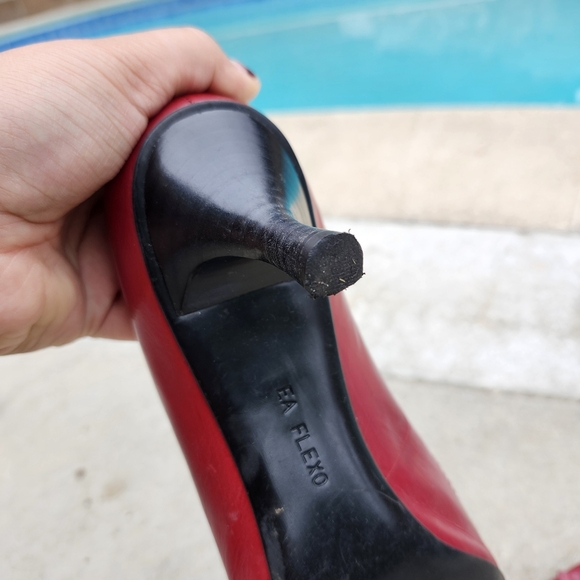 Vintage red bow kitten heels - Picture 7 of 9